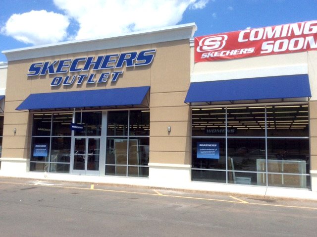 Skechers Outlet gevel in aanbouw