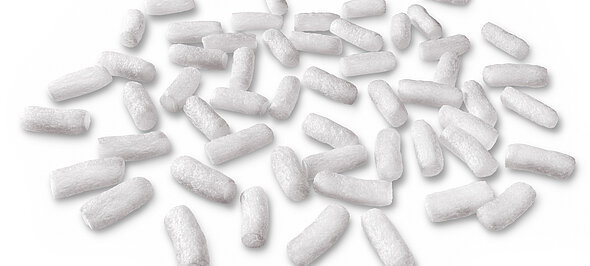 Witte, langwerpige organische verpakkingschips